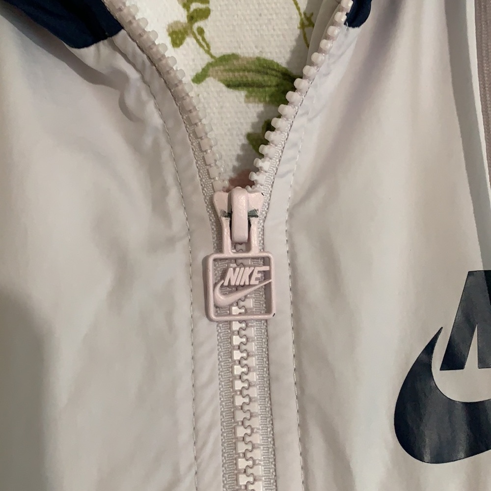 Nike Wind Runner Jacket - image 7